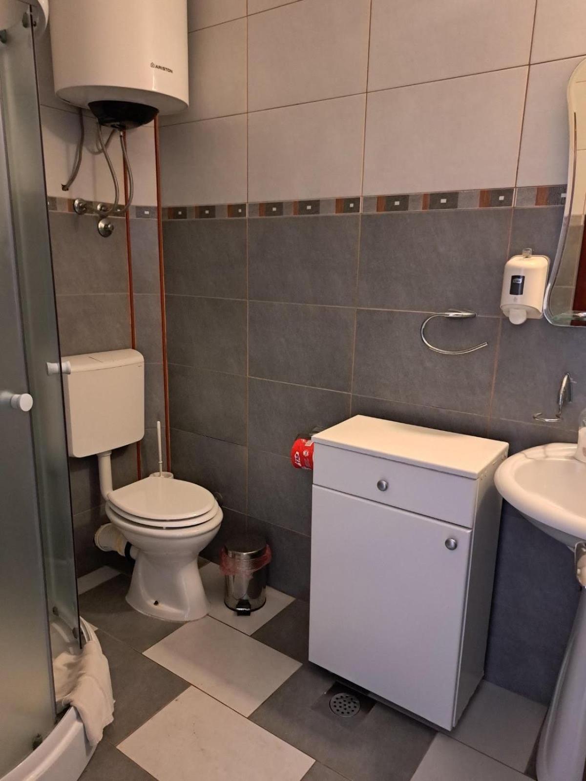 The Four Fish Apartment Petrovac Exterior photo